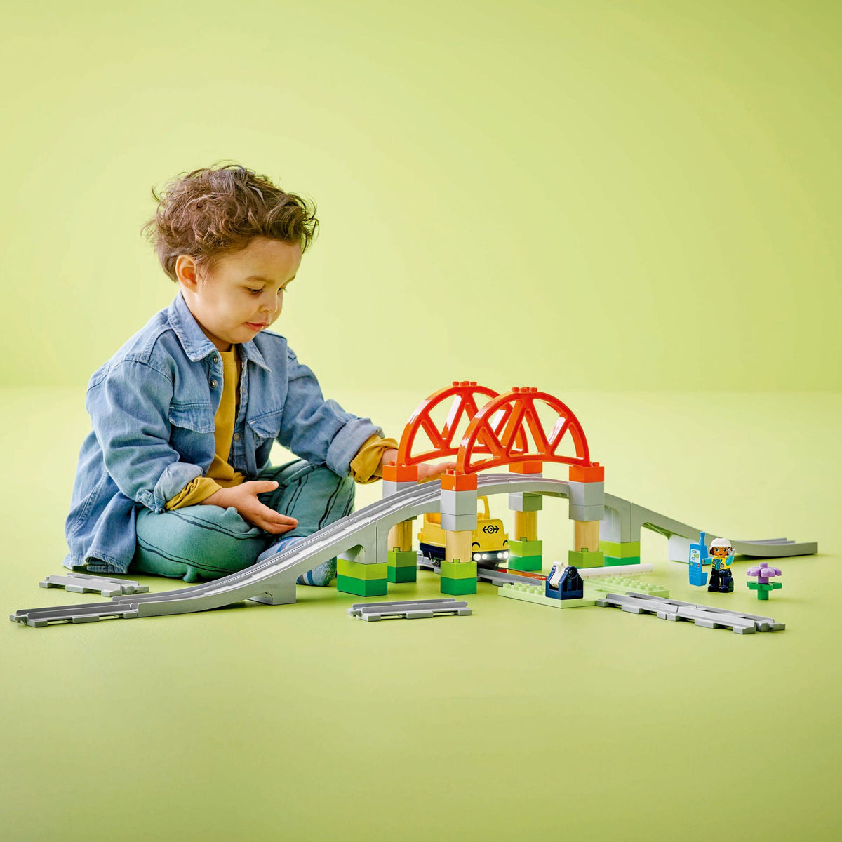 Train Bridge and Tracks Expansion Set