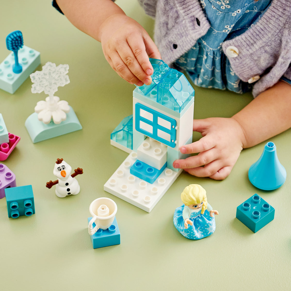Frozen Creative Box with Elsa and Olaf