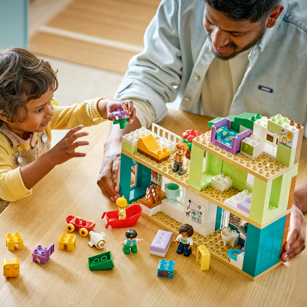 3 in 1 Modern Family House with Figures