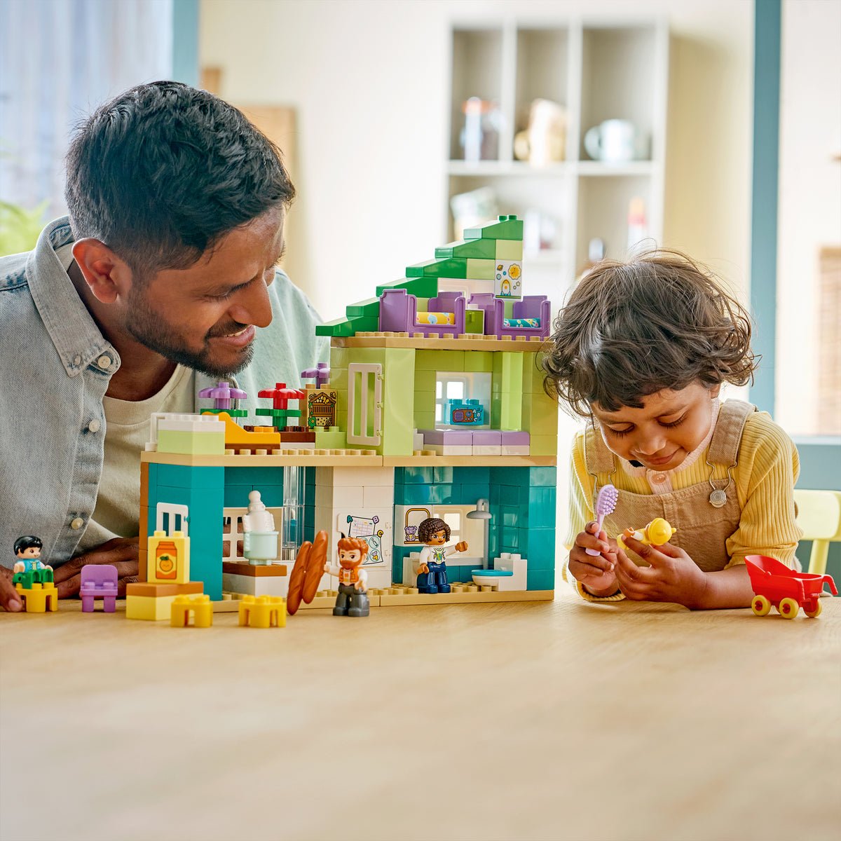 3 in 1 Modern Family House with Figures