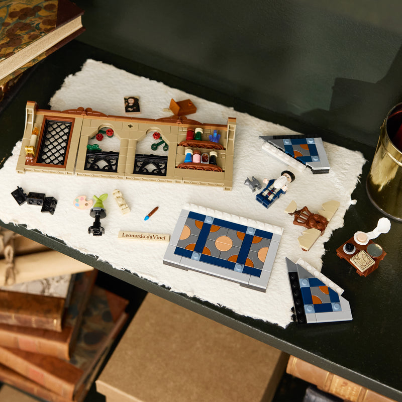 LEGO set 40902, being built