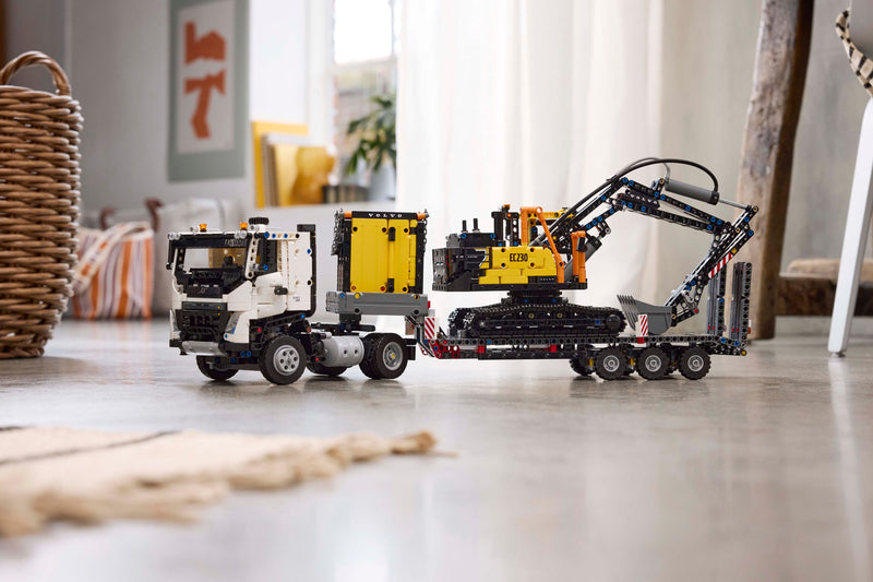 Volvo FMX Truck & EC230 Electric Excavator