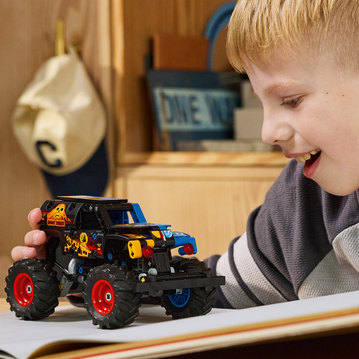 Monster Jam™ Grave Digger™ Fire and Ice