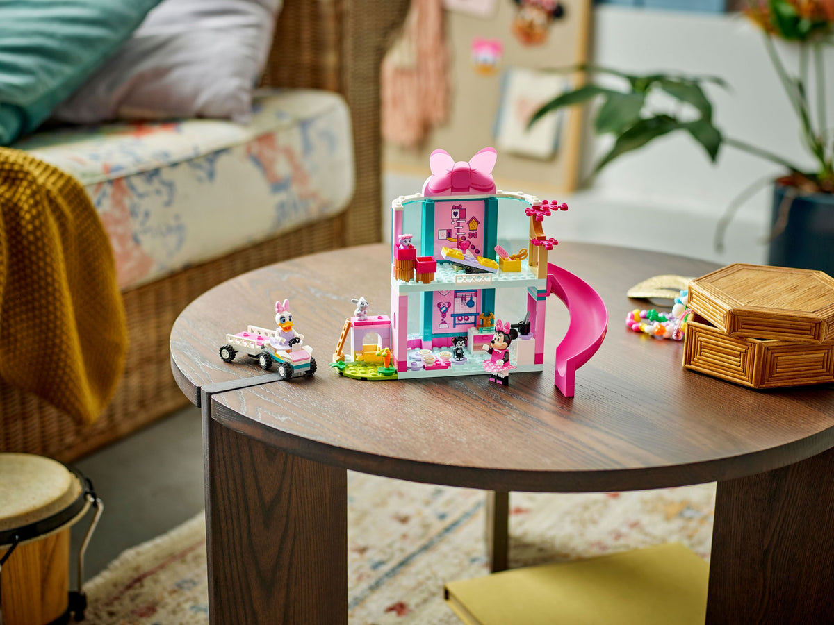 Minnie's Pet Hotel