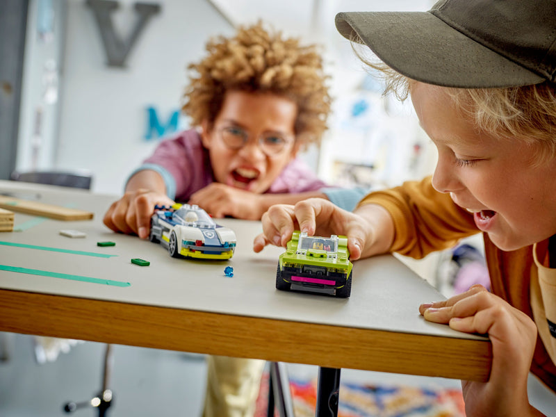 Police Car and Muscle Car Chase