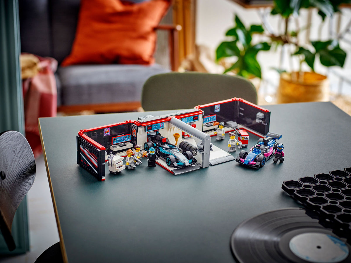 F1® Garage & Mercedes-AMG & Alpine Cars