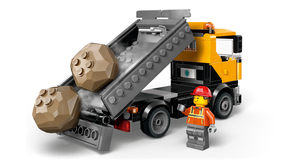 Heavy-Duty Recovery Tow Truck with Crane