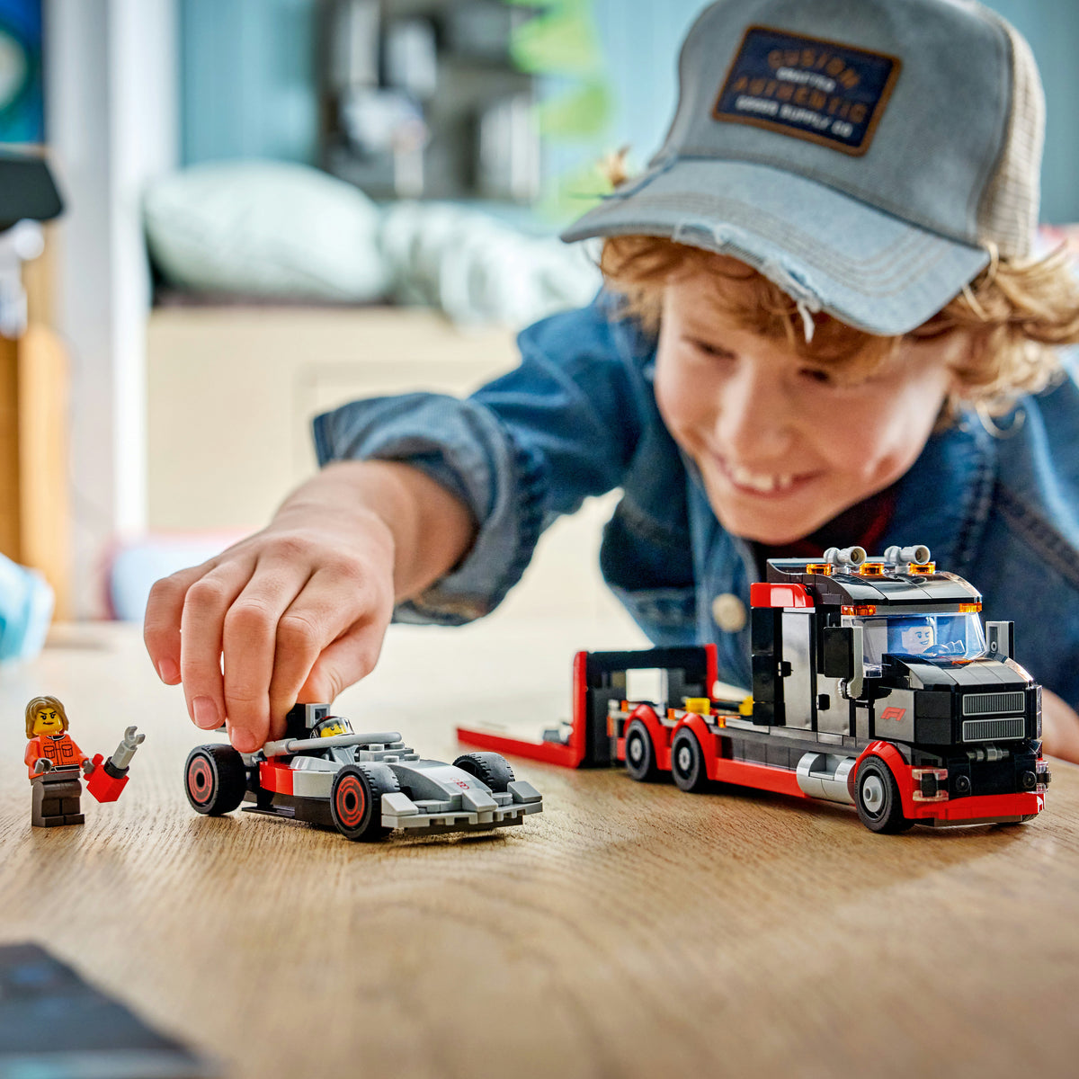 F1® Display Truck with Audi F1® Race Car