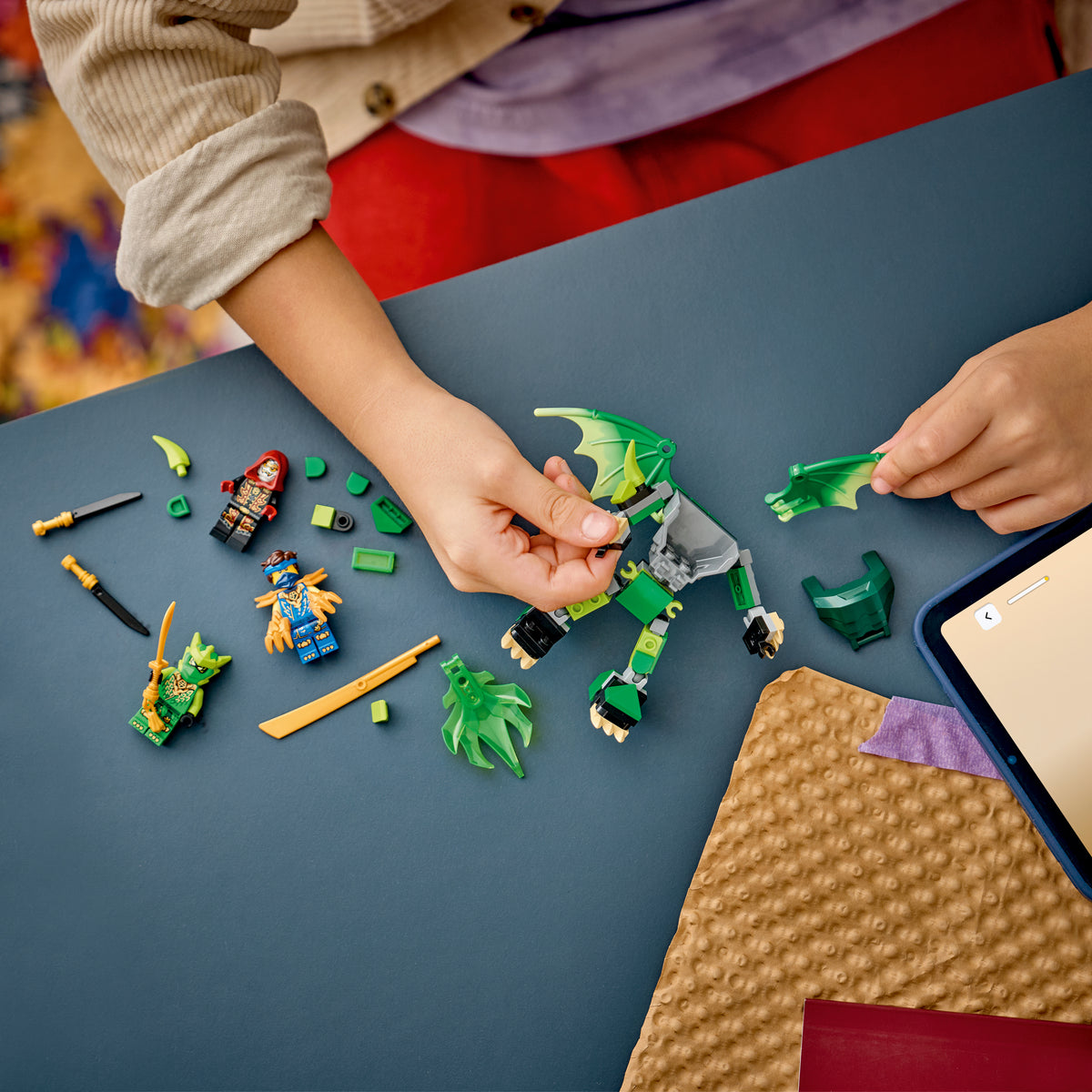 Lloyd's Dragon Mech Battle Pack