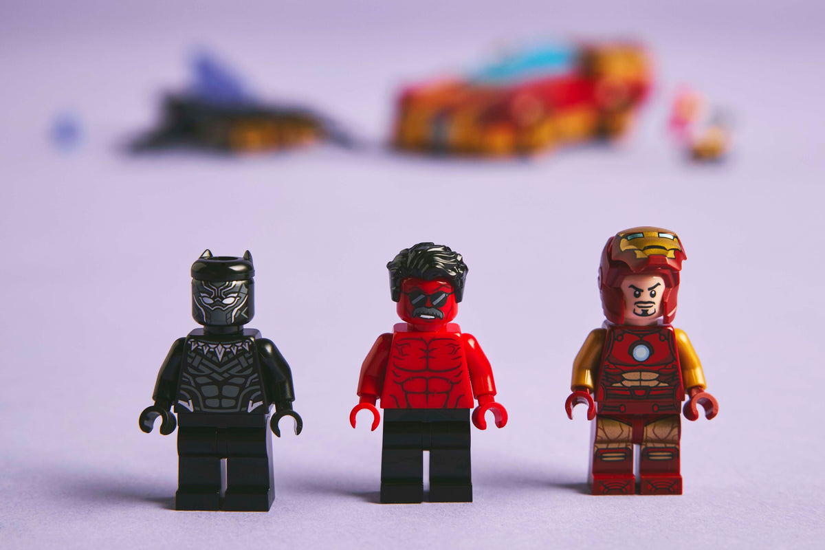 Iron Man Car & Black Panther vs. Red Hulk