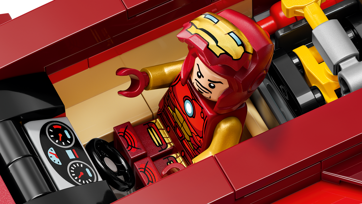 Iron Man Car & Black Panther vs. Red Hulk