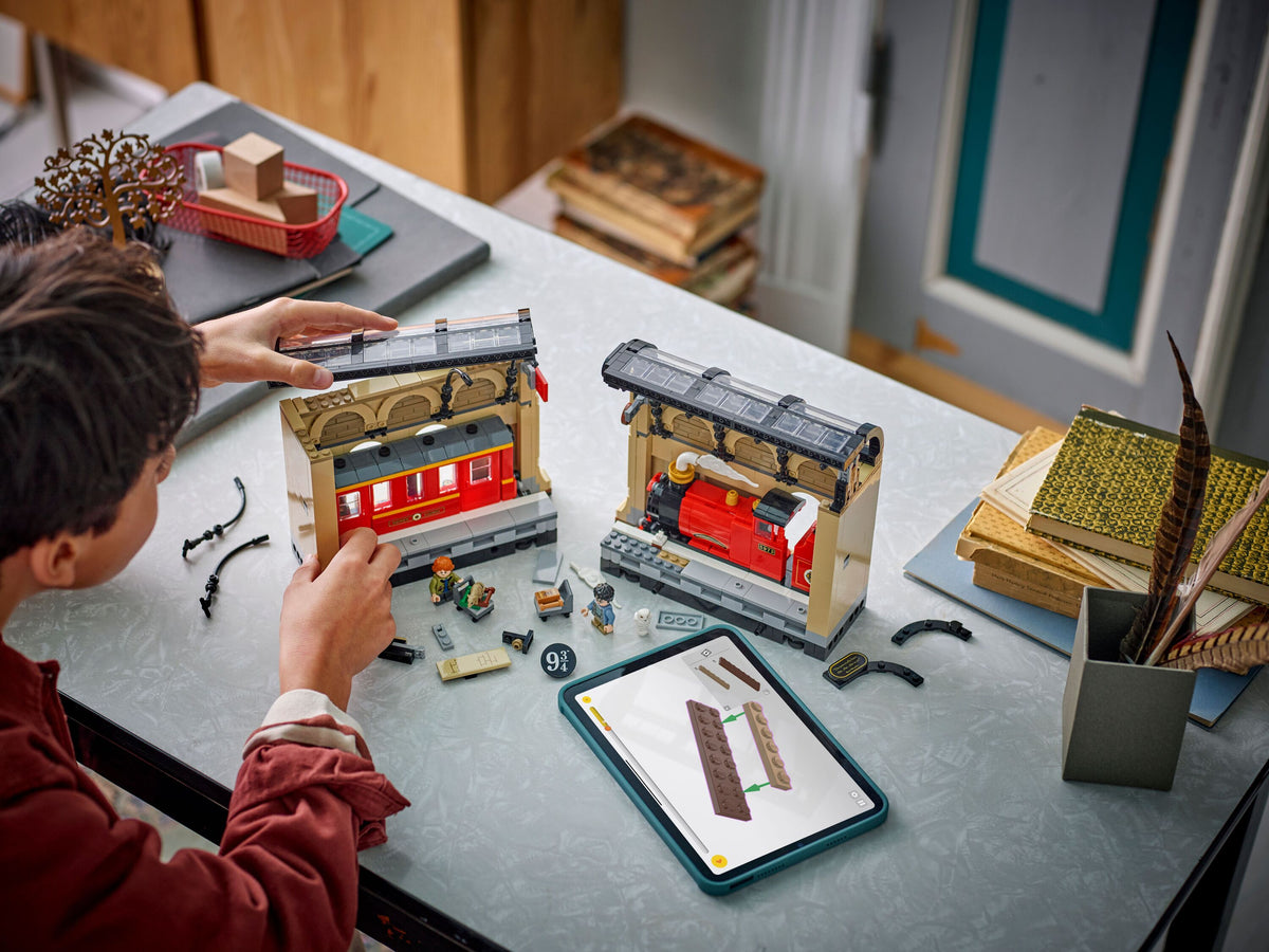 Book Nook: Hogwarts™ Express