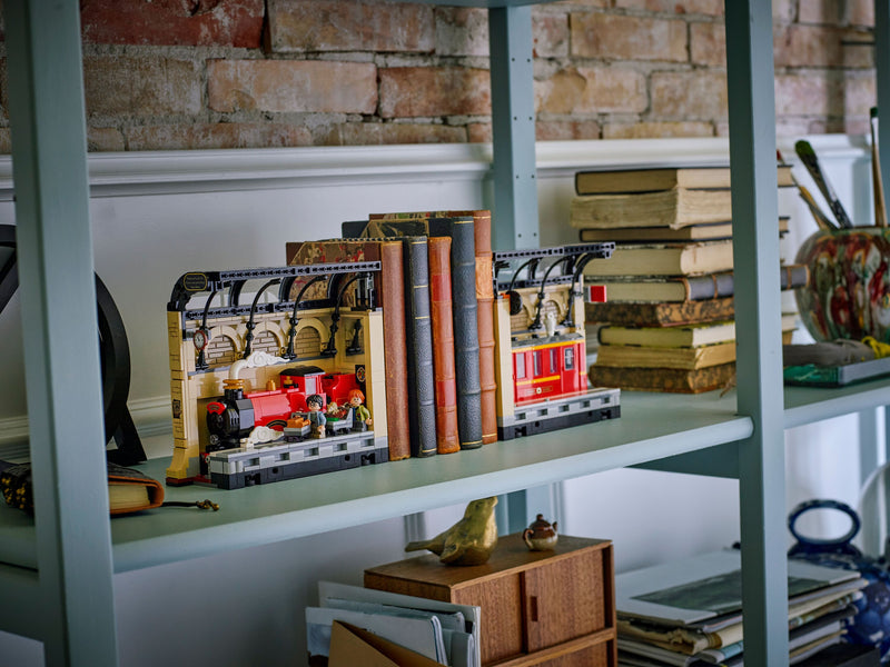 Book Nook: Hogwarts™ Express