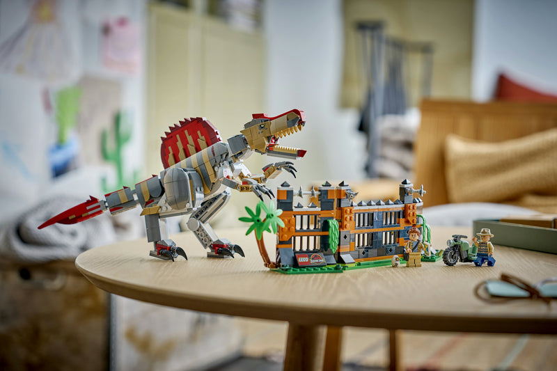 Spinosaurus Dinosaur Escape